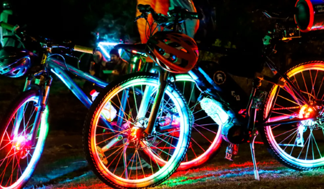Night-time-bicycle-parade Night-time-bicycle-parade