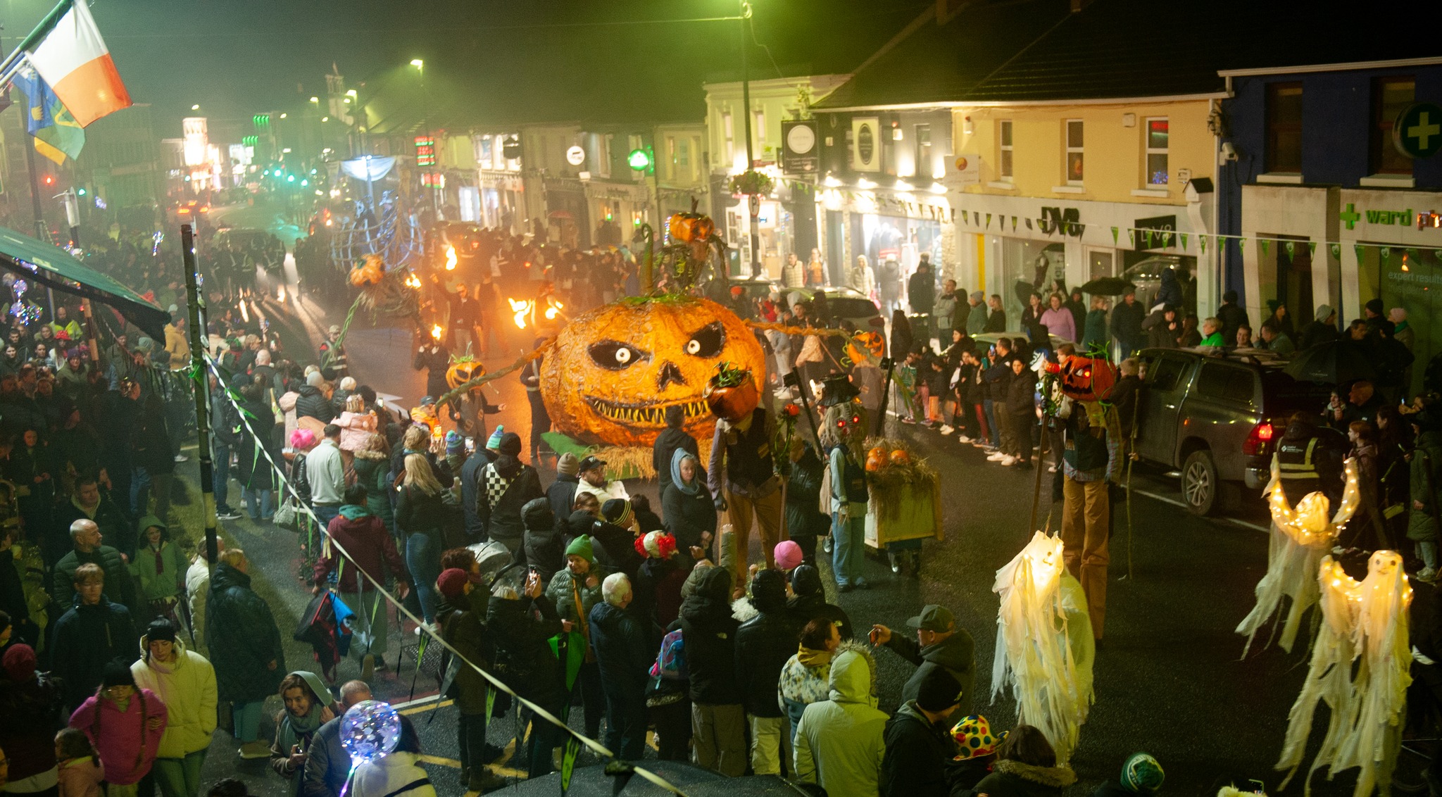 Street-performance-4 Street-performance-4