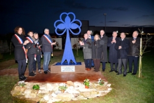 Unveiling of town twinning sculpture